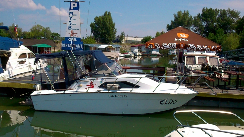 Chaparral 238xlc  5.7l