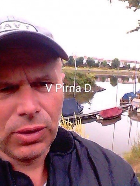 57F73B6D-0AA6-41C4-BB66-9E819ECDEF26