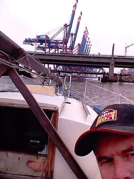 1E4AE8E9-999F-4712-B64F-ACF218B814FB